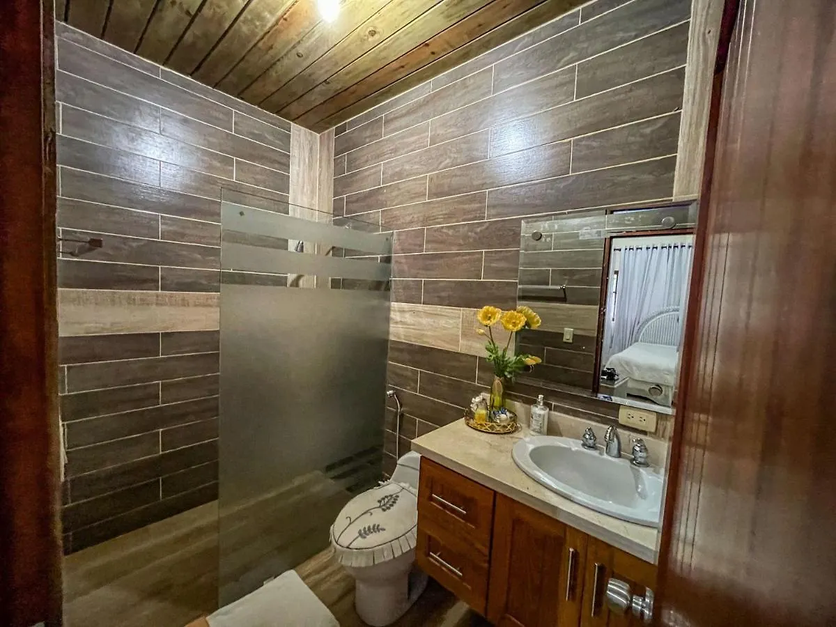 Villa Rosalia Jarabacoa Con Piscina Climatizada