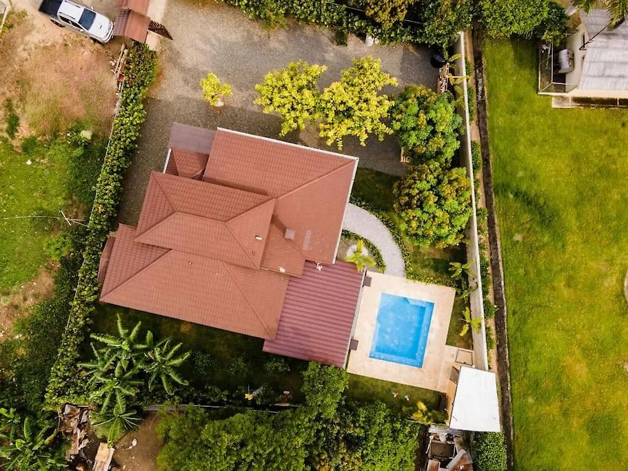 Villa Rosalia Jarabacoa Con Piscina Climatizada